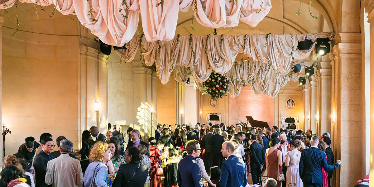 Hochzeitsfeier im Schloss, Cocktail, Atmosphäre ...