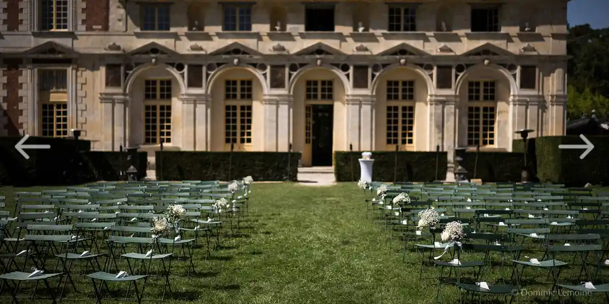 voorbereiding van een huwelijksceremonie in het park
