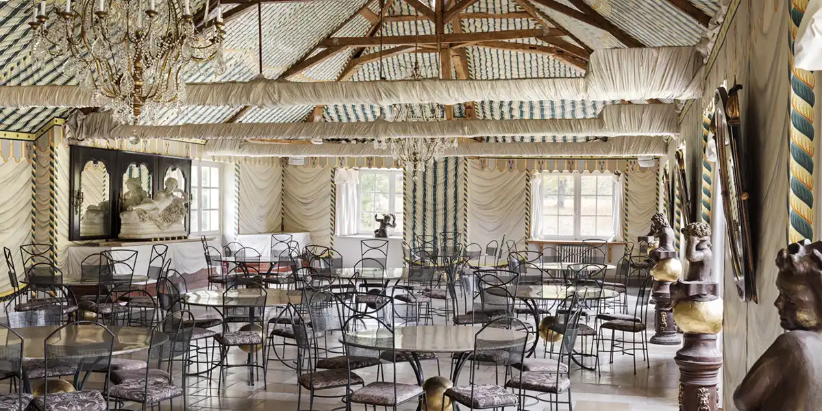 la sala de cortinas, indispensable para la organización de las bodas en la finca