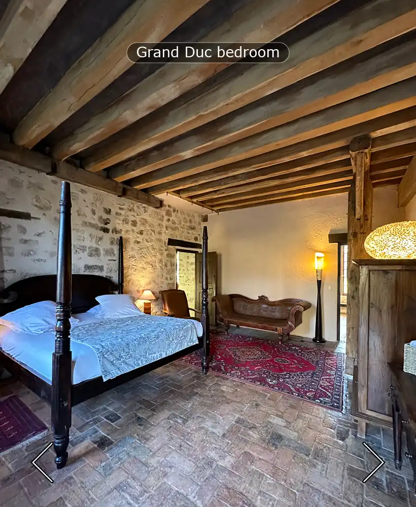 Grand Duc medieval room