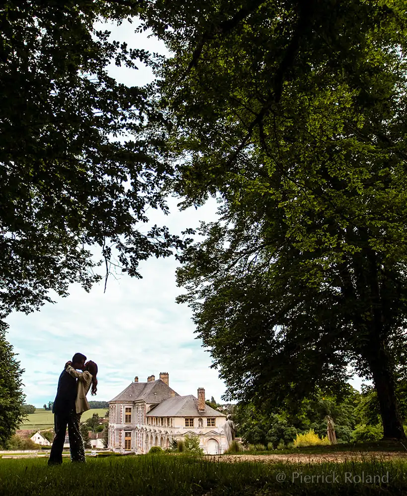 le couple définit son rétro-planning au château