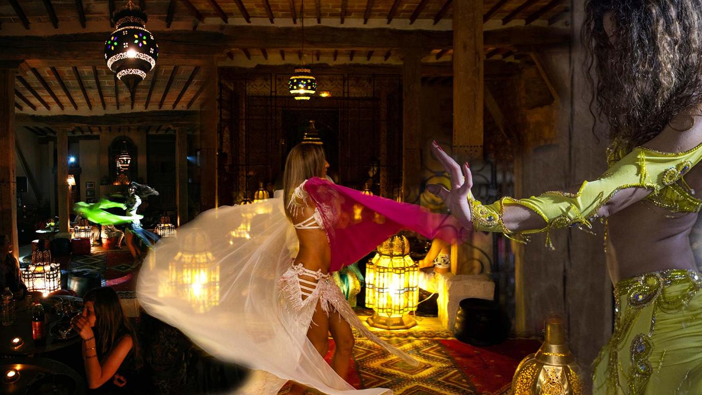 toujours la veille du mariage, un tajine dans le pavillon oriental ponctué d'une danse du ventre