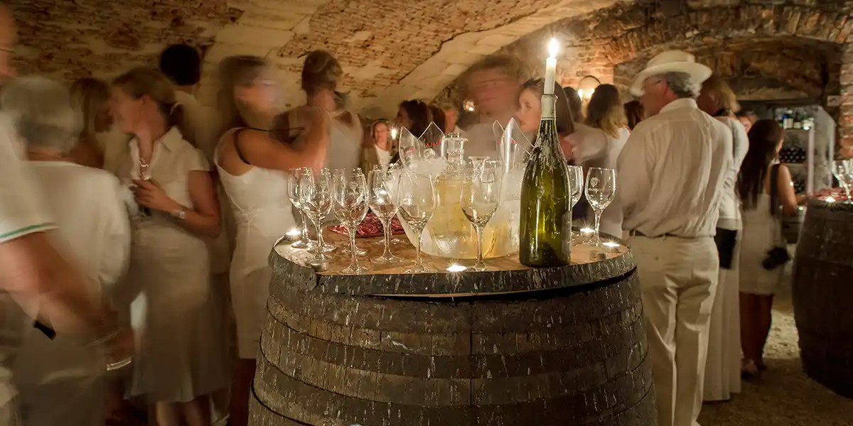 vinprovning på Vallery Castle