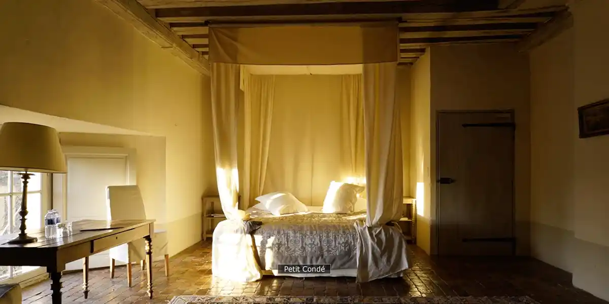 Petit Condé Zimmer im zweiten Stock; eines der romantischsten des Schlosses