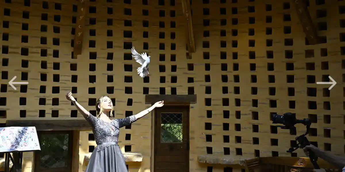 the Dovecote suite of the chateau to elope in France