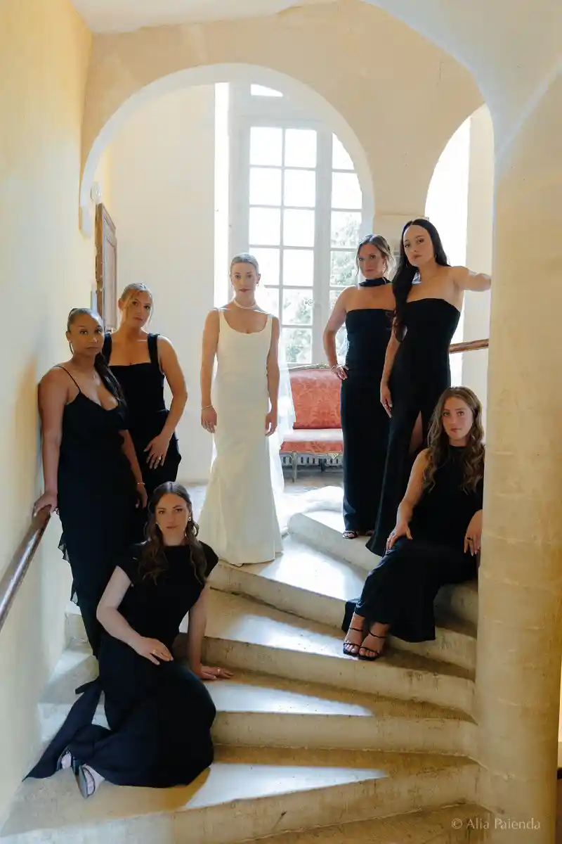 la mariée et les jeunes filles d'honneur