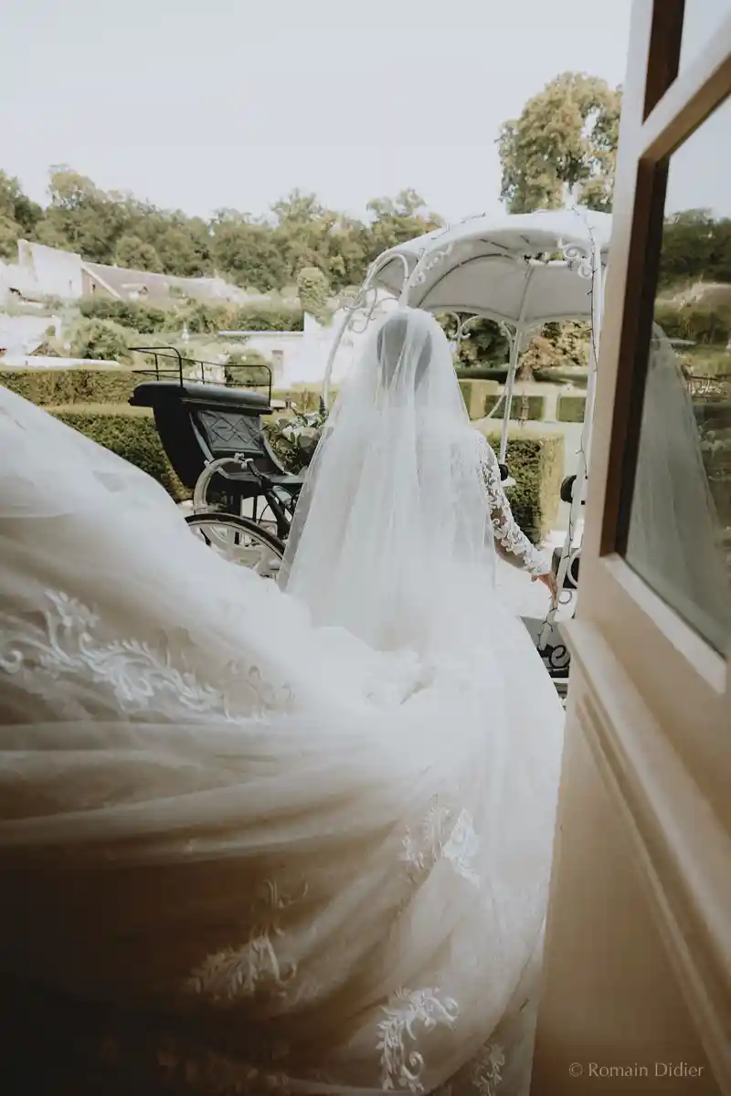 the bride and the carriage