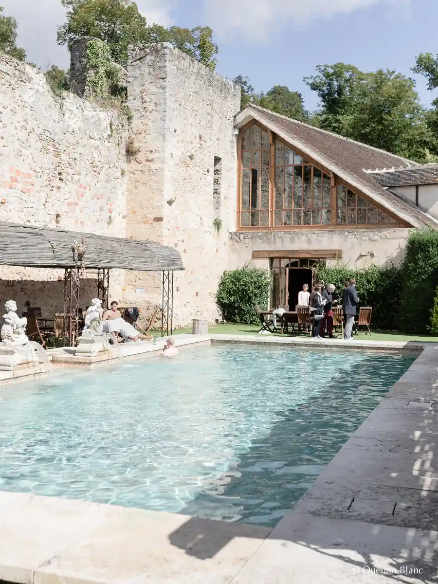lendemain de mariage autour de la piscine