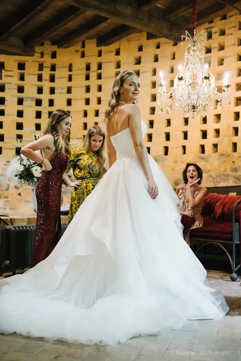 préparatif nuptial dans la suite