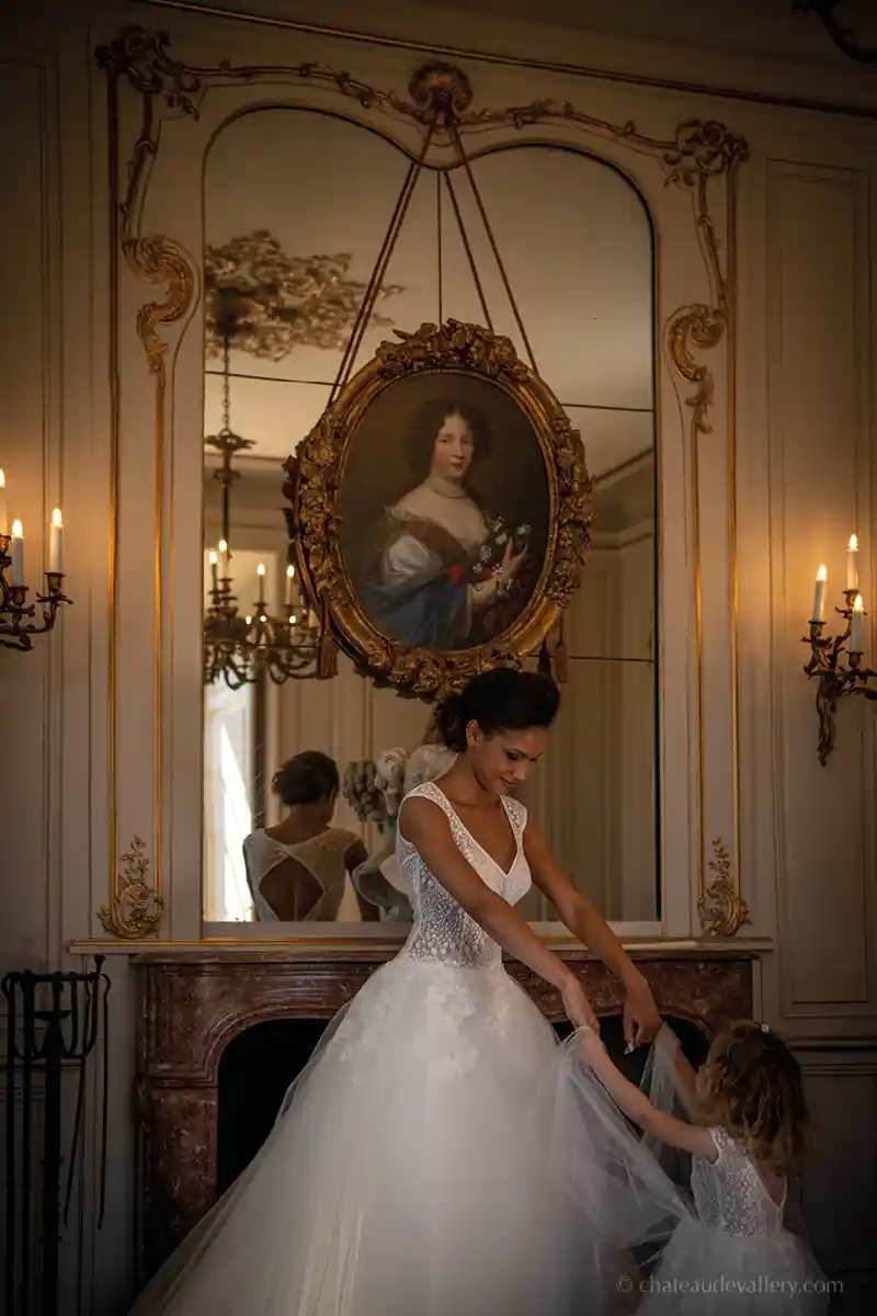 un mariage dans le salon du Château de Vallery