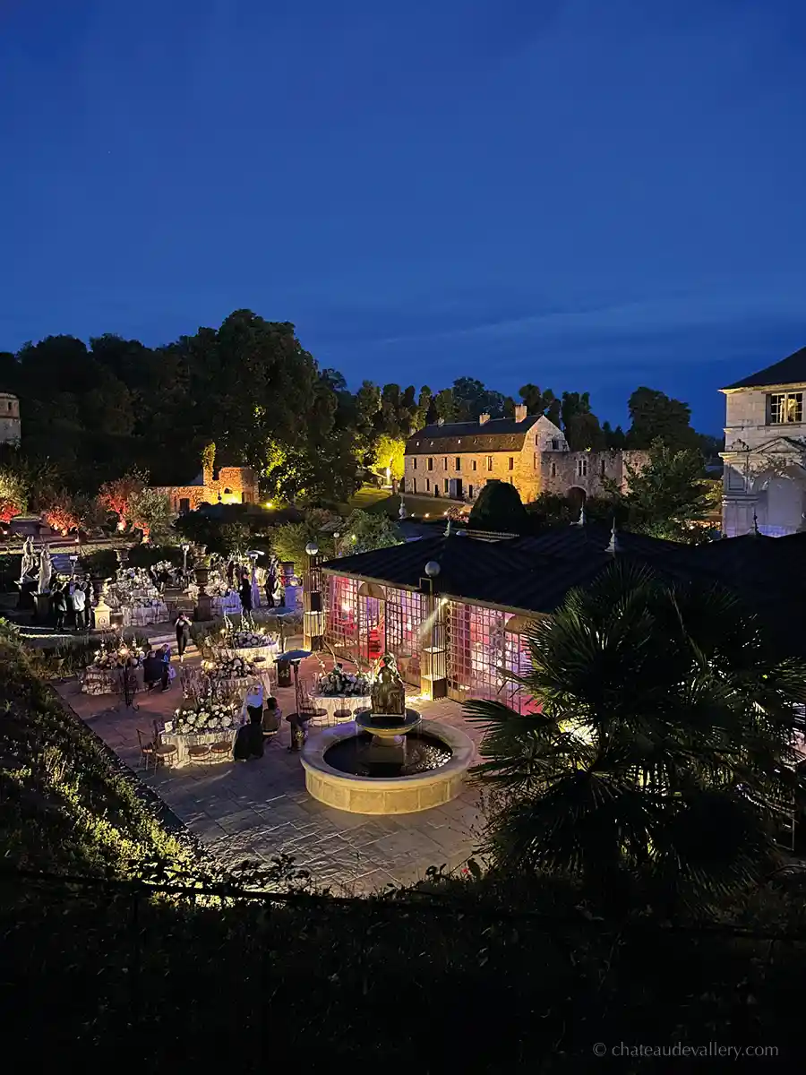 this French wedding destination by night