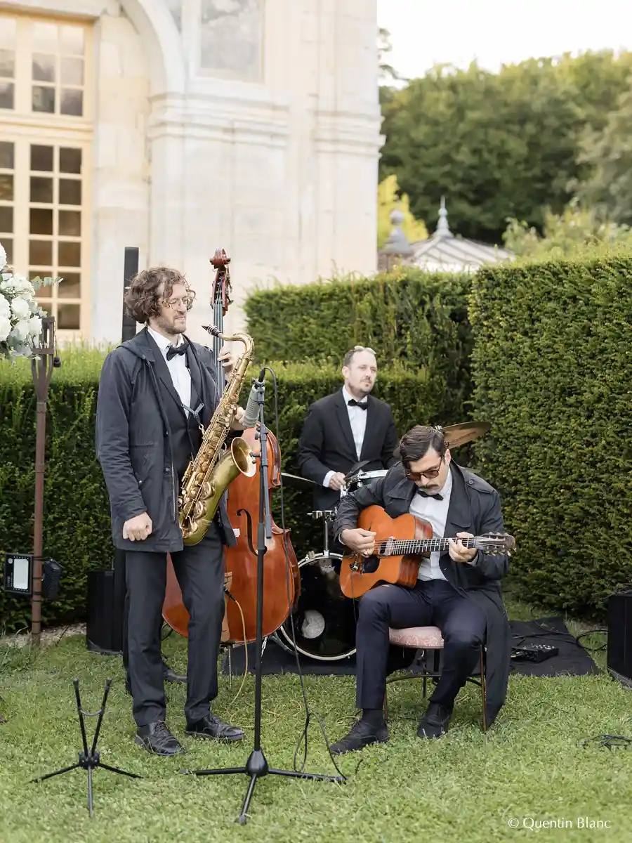 un orchestre lors d'un cocktail