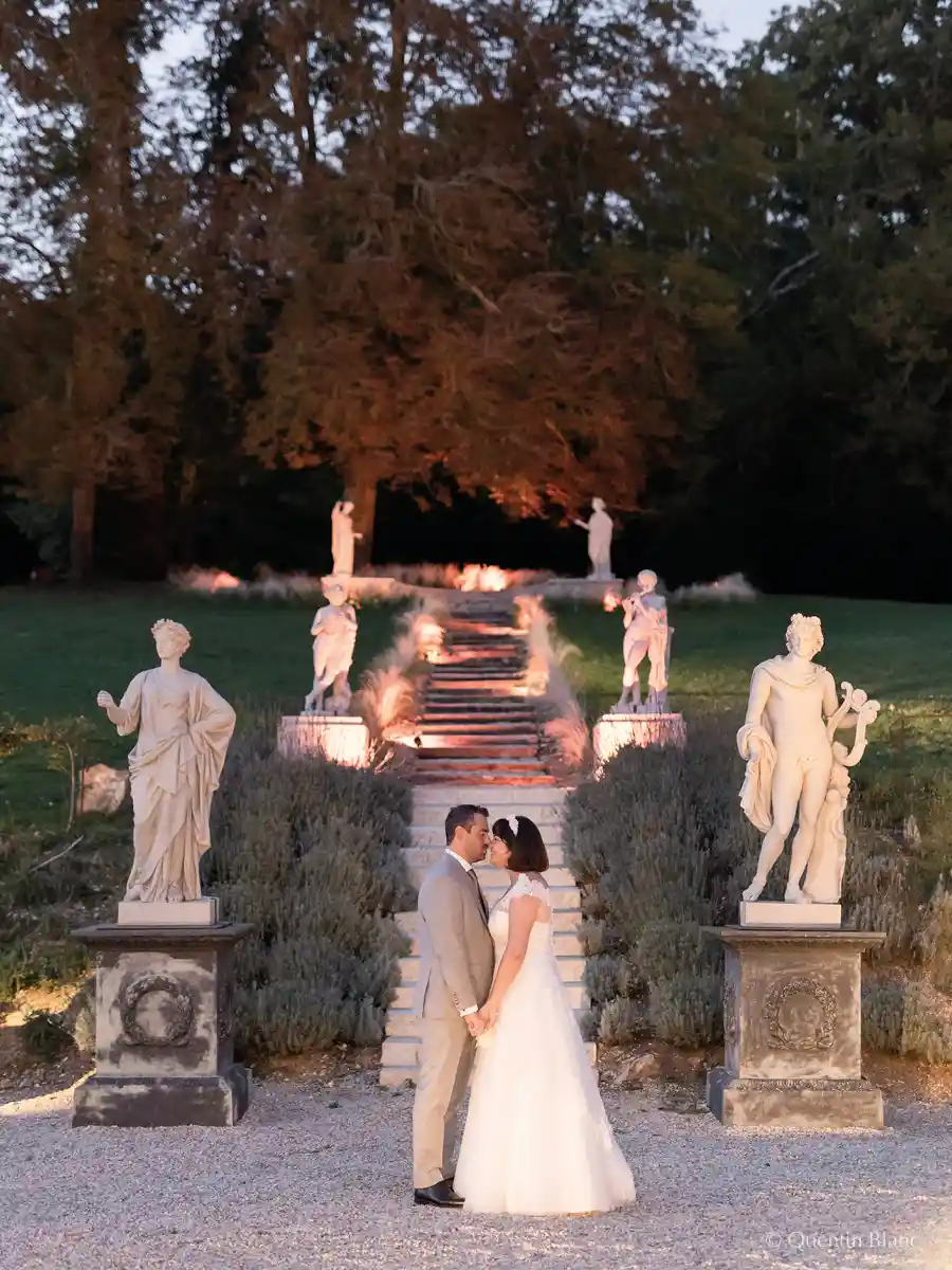 photos posées dans les jardins