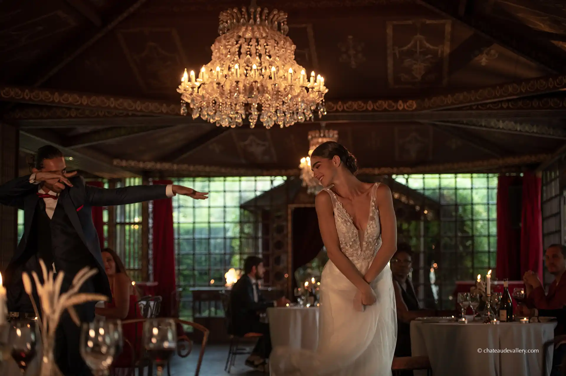 mariage dans une salle du château
