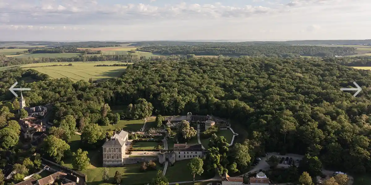 vue aérienne vers le village de Blennes (77)