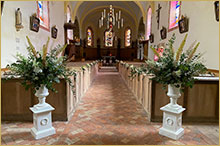 église de vallery décorée pour un mariage