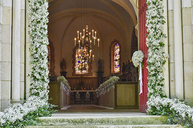 fleuriste à l'église de Vallery