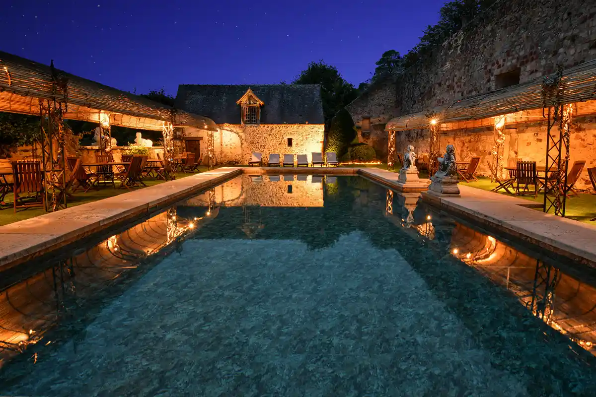 la piscine en surplomb du château Renaissance