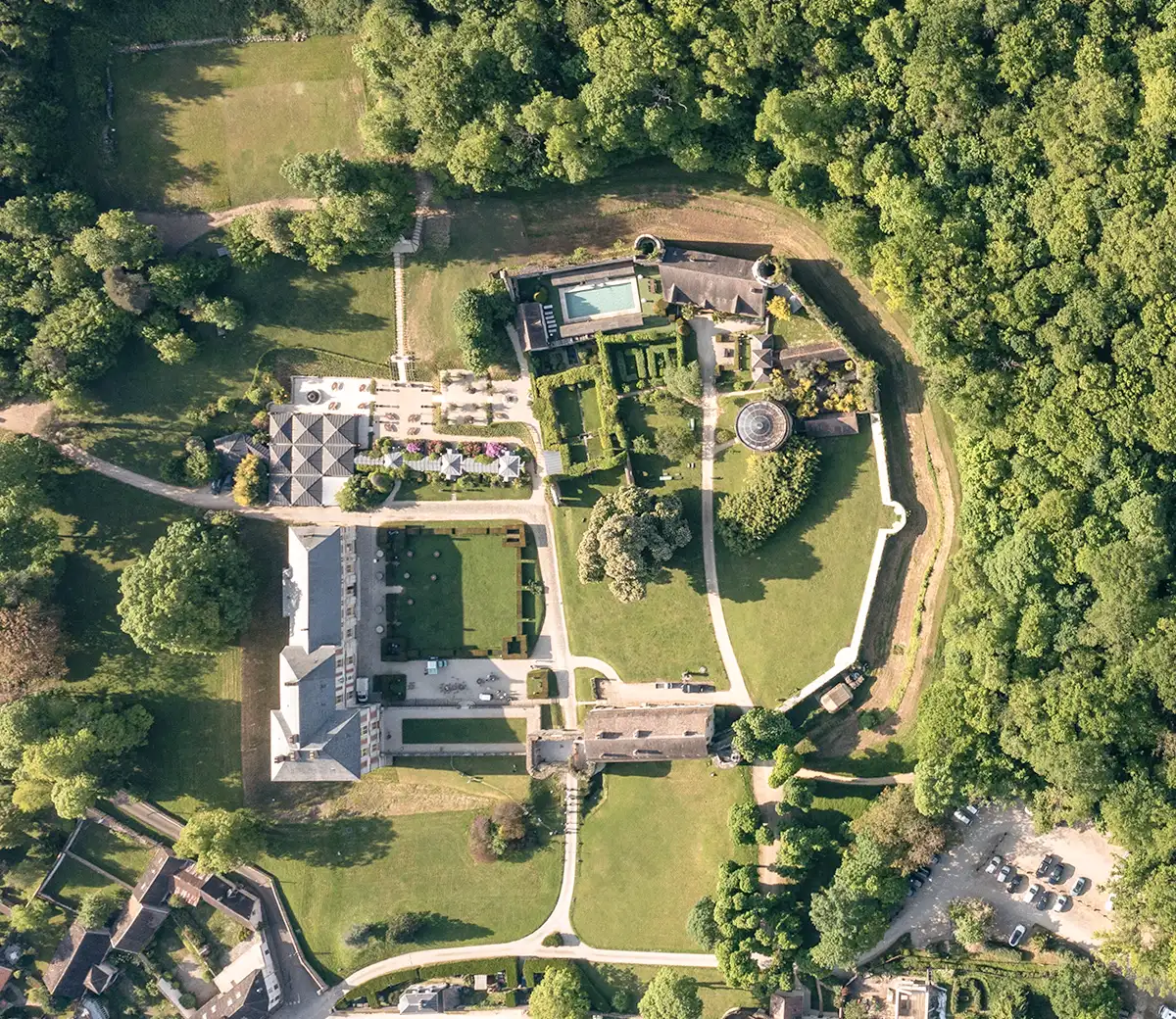 aerial view of Château de Vallery